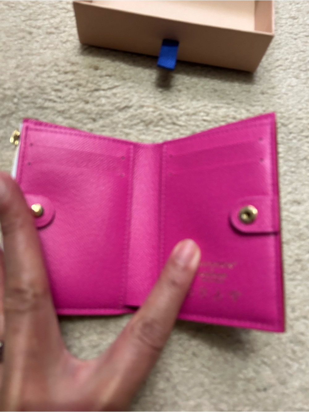AUTHENTIC NWOT LOUIS VUITTON MURAKAMI LISA wallet. - Picture 4 of 16